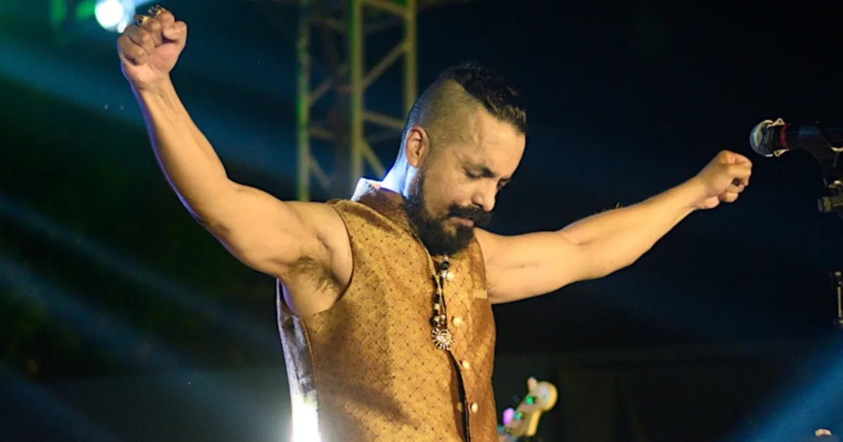 AKI KUMARS BOLLYWOOD BLUES